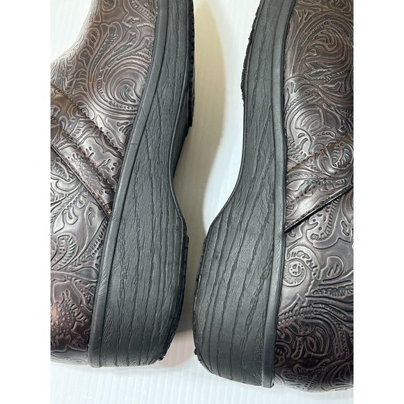 SafeTStep - Women's Oil-Resistant and Non-Slip Comfort Dress Shoes - Brown- # 11 - Picture 11 of 12